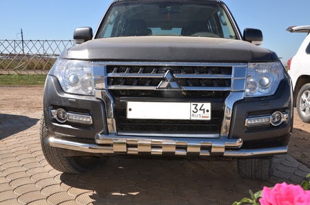 Защита переднего бампера двойная с декором UKO для Mitsubishi Pajero IV (2006-2018) MSP4.14.75