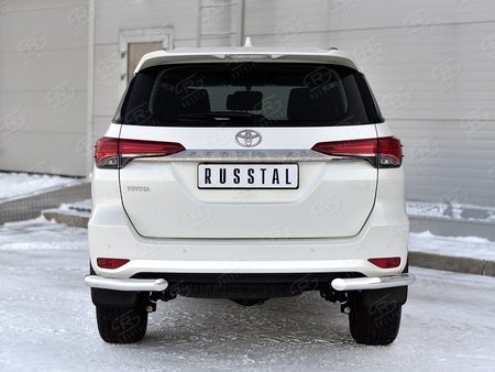 Защита заднего бампера уголки d63 секции RUSSTAL для Toyota Fortuner (2017-2021) TFRZ-003540