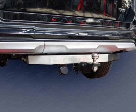 Фаркоп с надписью и нерж. шаром E ТСС для Toyota Fortuner TRD (2017-2025) TCU00140N