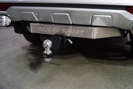 Фаркоп с надписью и нерж. шаром TСС для Mitsubishi Pajero Sport (2021-2025) TCU00279N