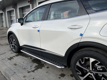 Пороги с накладным листом UKO для Kia Sportage (2022-2026) KSP.22.41