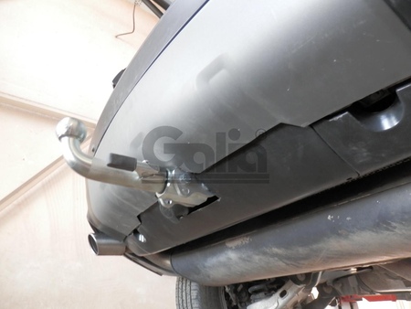 Фаркоп оцинкованный с быстросъемным шаром Galia для Land Rover Discovery Sport, только 5-местная версия с запасным колесом в багажнике (2015-2019) R104C