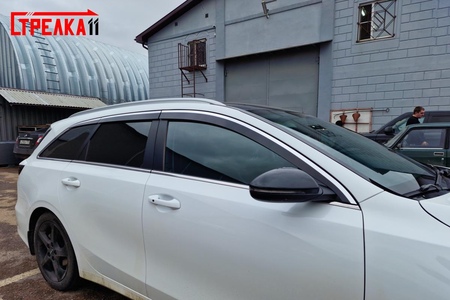 Дефлекторы боковых окон аэродинамические из 6-ти частей с хром молдингом Стрелка11 для Kia Ceed универсал (2018-2025) 2D185-6C.S11