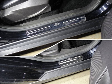 Накладки на пороги (лист зеркальный с логотипом Ford) Ford Focus (2011-2019) FORFOC11-10