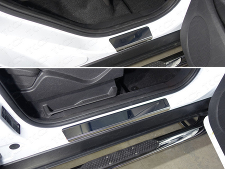 Накладки на пороги (лист зеркальный) Ford Kuga (2016-2019) FORKUG17-05