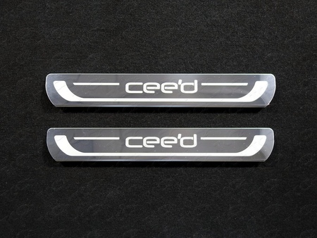 Накладки на пороги (лист зеркальный с надписью CEED) Kia Ceed (2012-2015) KIACEED13-06