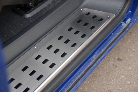 Накладка на внутренний порог cдвижной двери Volkswagen Multivan (2003-2019) 08-0966