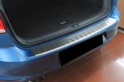 Накладка на задний бампер профилированная с загибом Volkswagen Golf 5D (2012-2019) 25-3990