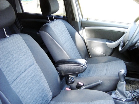 Подлокотник вставной Nissan Terrano (2014-2023)  2020603