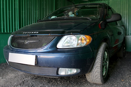 Защита радиатора Premium Chrysler Voyager (2001-2004) 