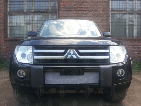 Защита радиатора Mitsubishi Pajero 4 (2006-2011) 