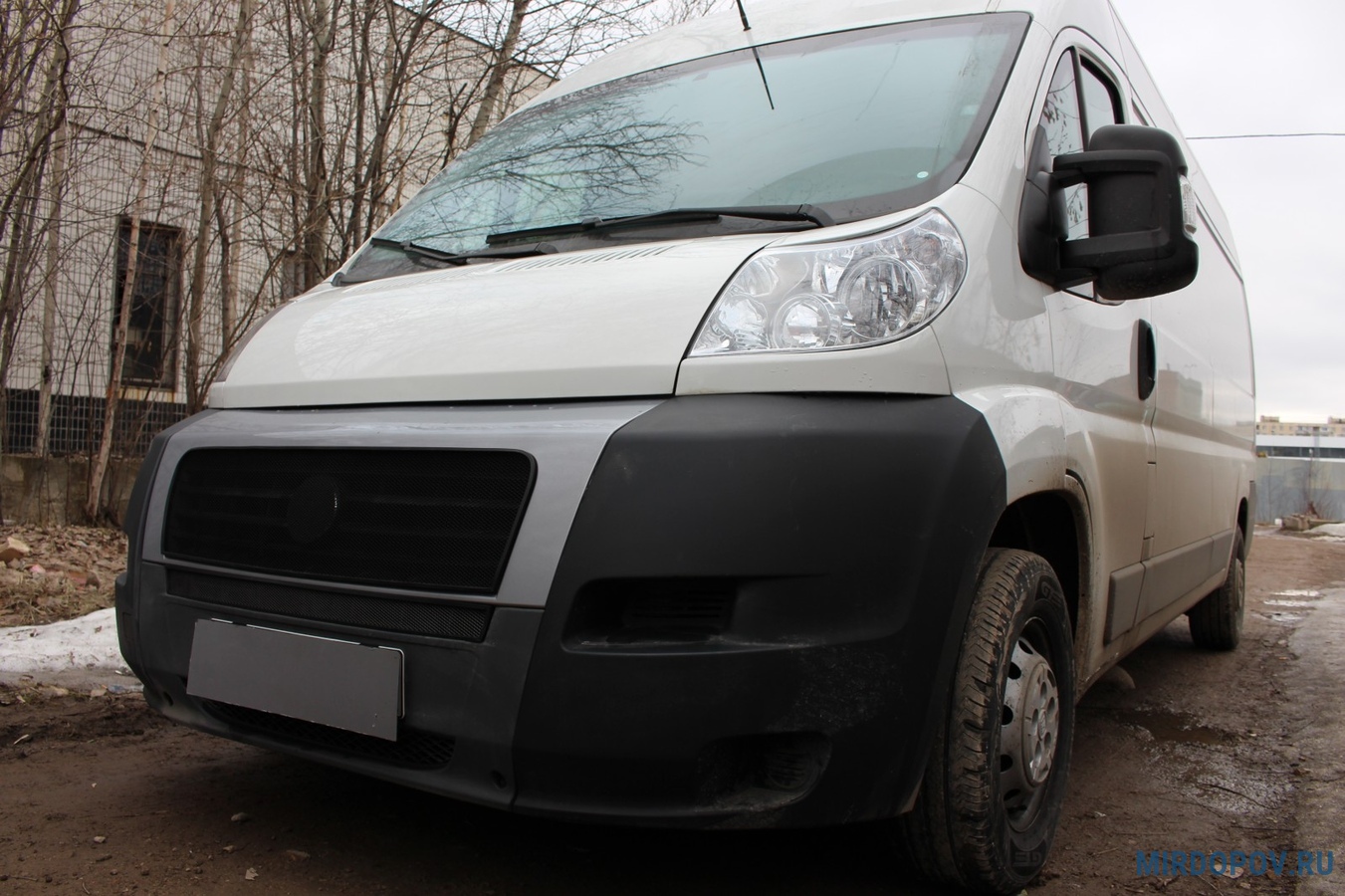 Защита радиатора черная нижняя Fiat Ducato (2012-2014) № FDUCIII.bot.black  - купить по лучшей цене на mirdopov.ru