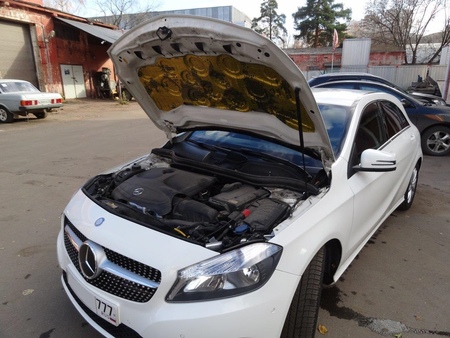 Амортизатор капота (упор) Mercedes-benz A-class (2012-2018) KU-MB-A000-01