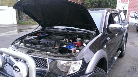 Амортизатор капота (упор) Mitsubishi Pajero Sport (2008-2016) KU-MI-PJSP-02