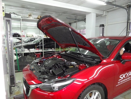Амортизатор капота (упор) Mazda 3 (2016-2019) KU-MZ-0300-00